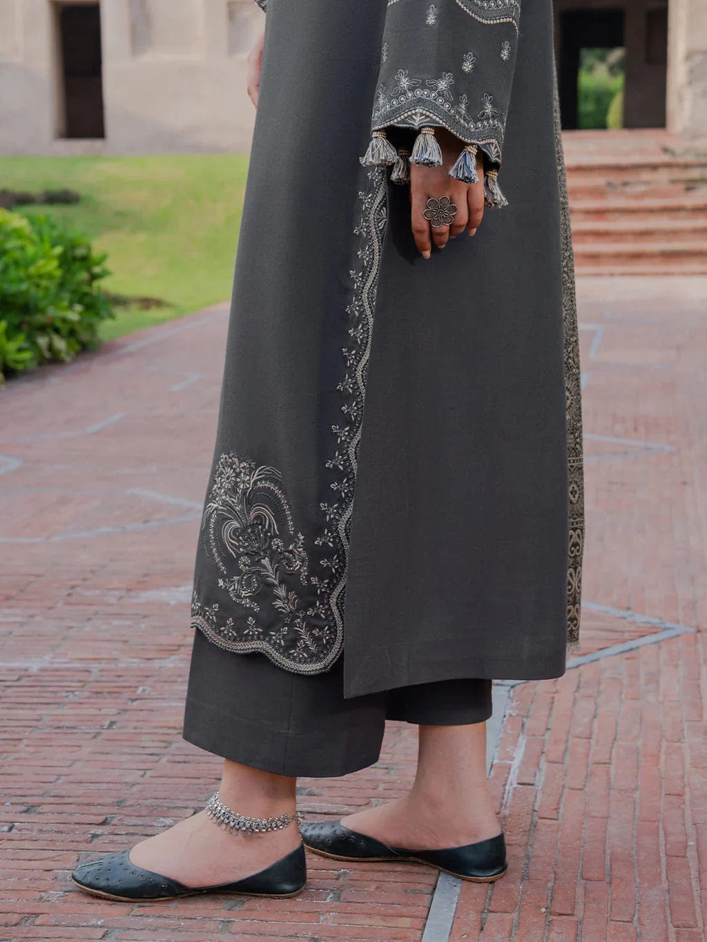 Izel Summer Lawn Collection 2026 – Premium Embroidered 3 Piece Suit