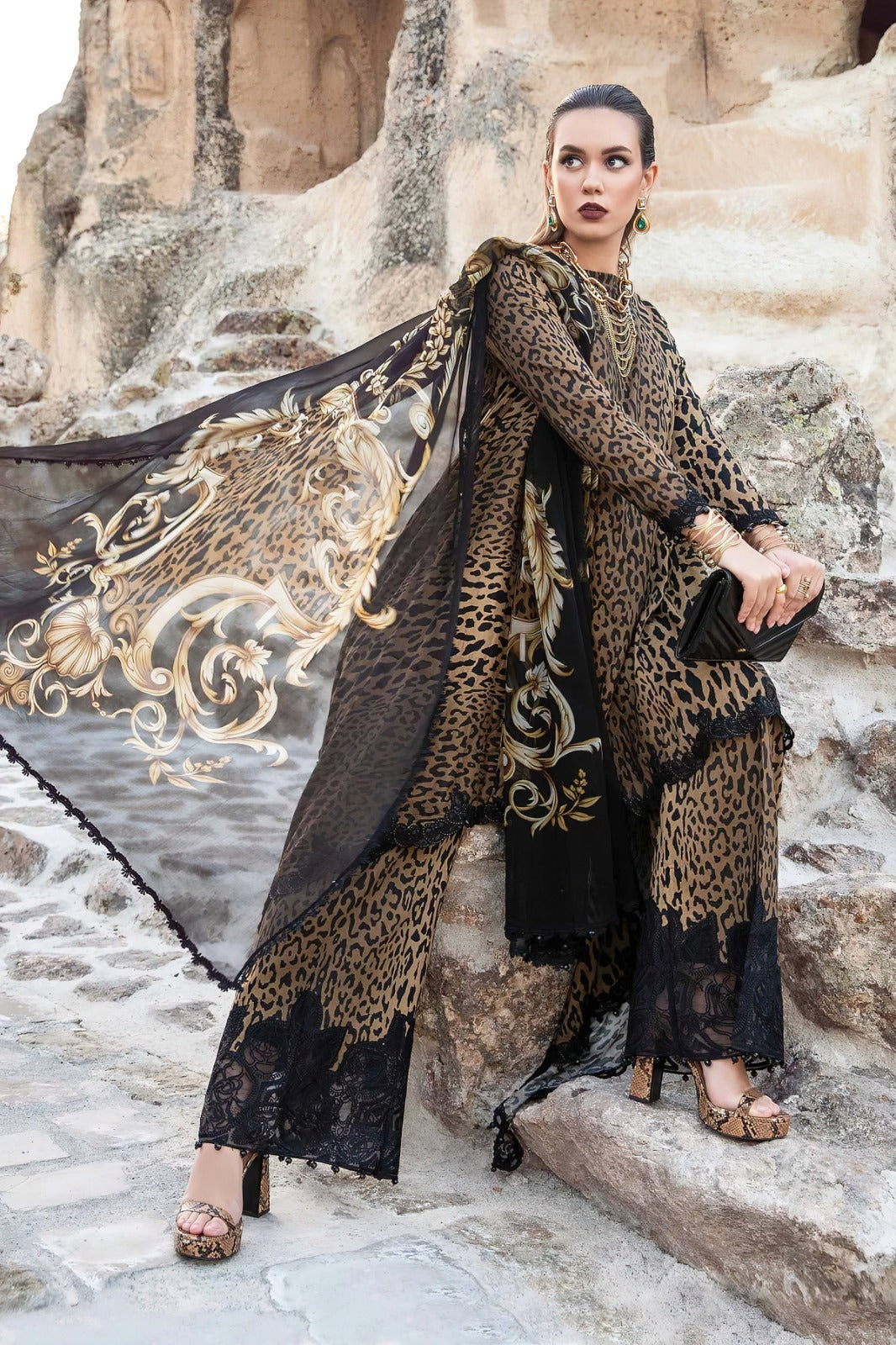 3PC Digital Printed Lawn Unstitched Suit BB004